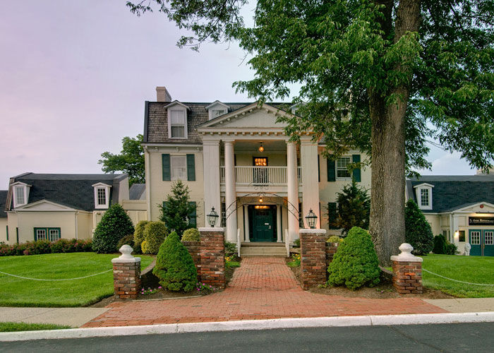 Clarion Hotel & Conference Center Leesburg Exterior photo